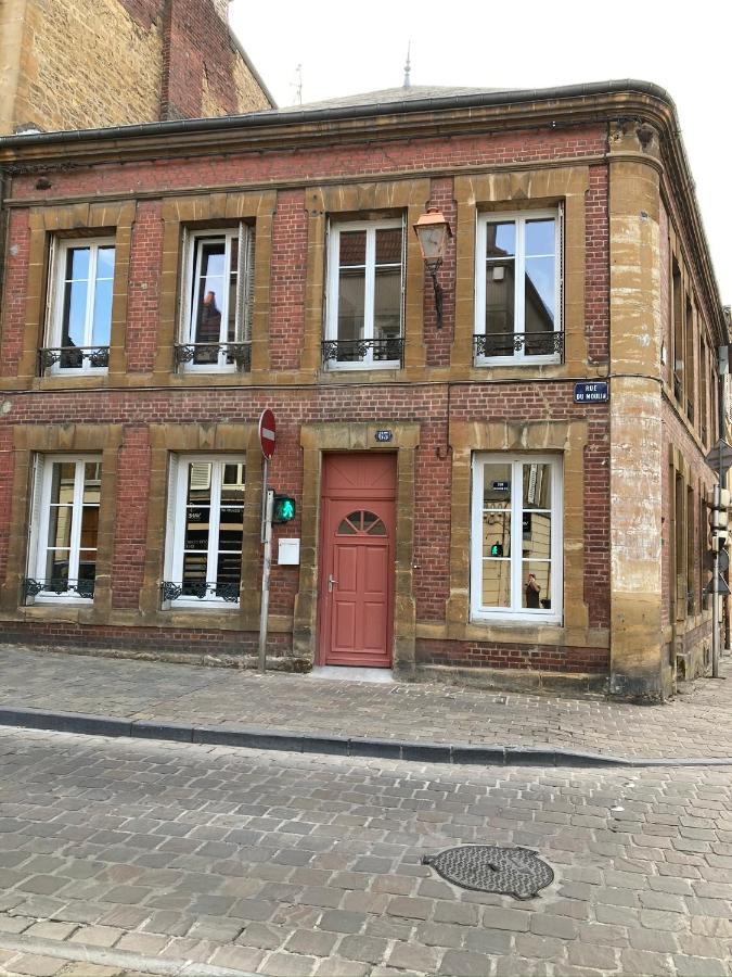 Suite Charles - Vue Musee Rimbaud Charleville-Mézières エクステリア 写真